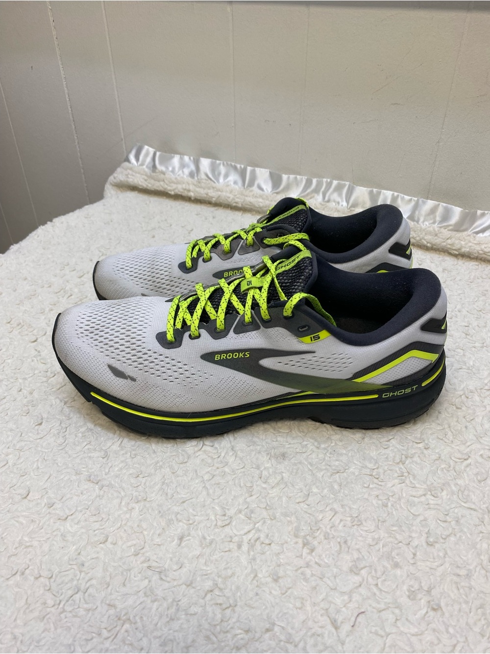 Brooks Ghost 15 Men's Running Shoes size 12